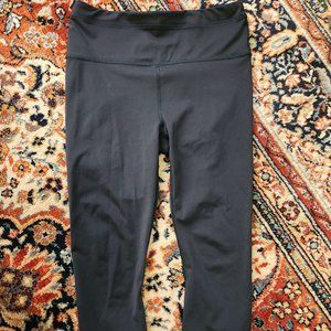 Athleta Accelerate Cropped Leggings Small - 3/4 length